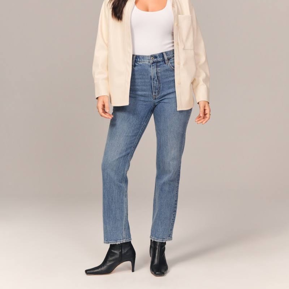 Abercrombie Ultra High Rise Curve Love Straight Jeans